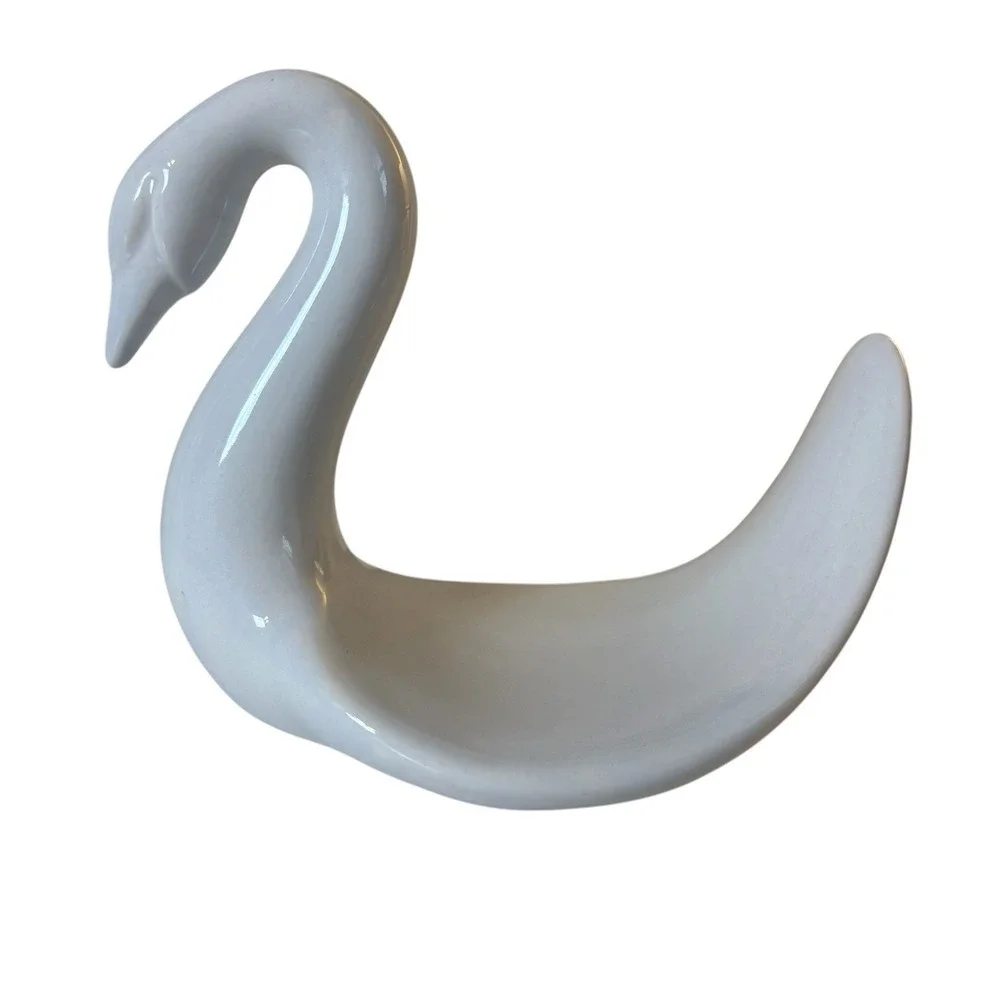 VTG Ceramic Swan Towel Holder White 80s Cottagecore Home Decor